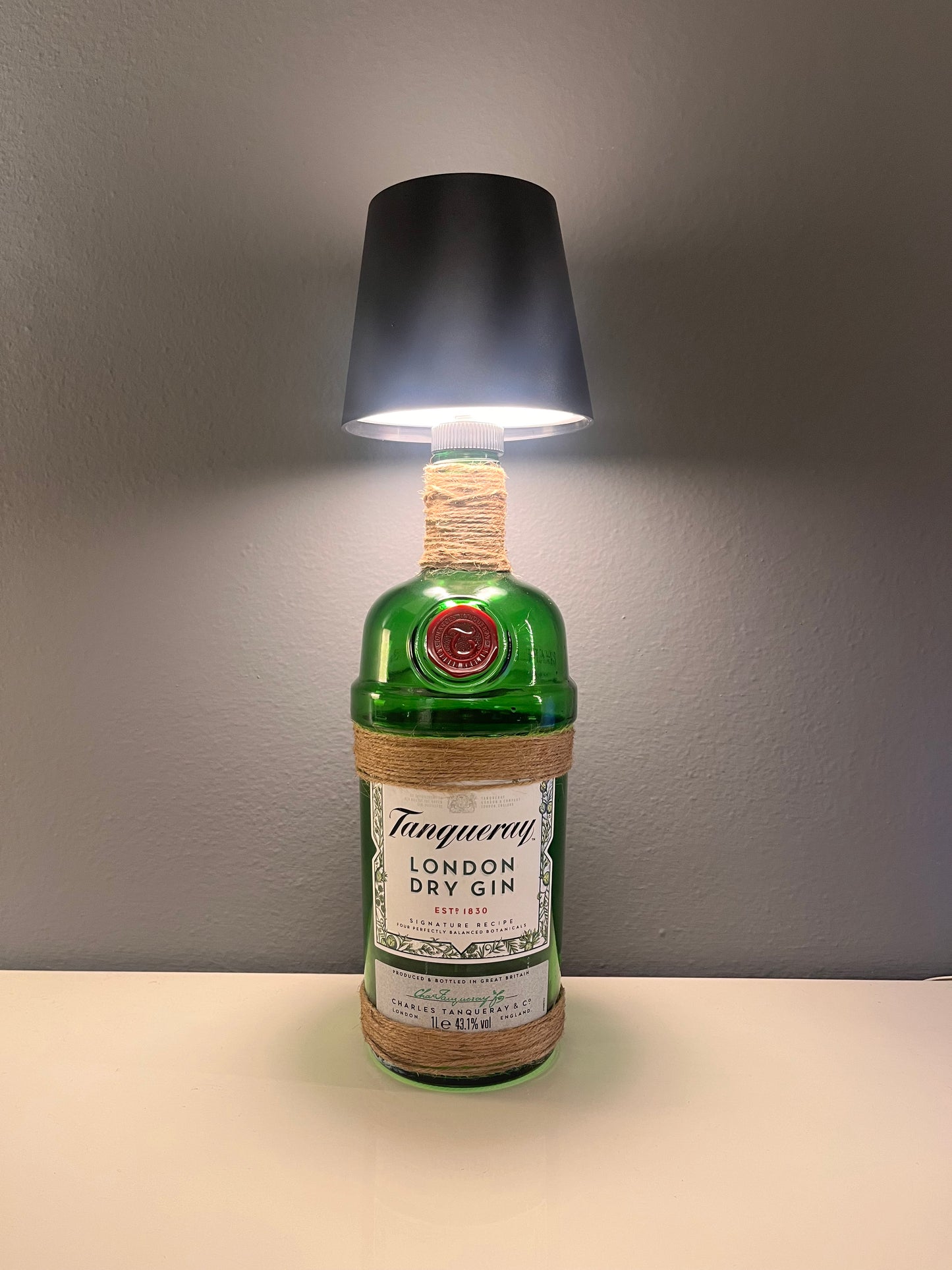 Tanqueray London Dry Gin Lamp